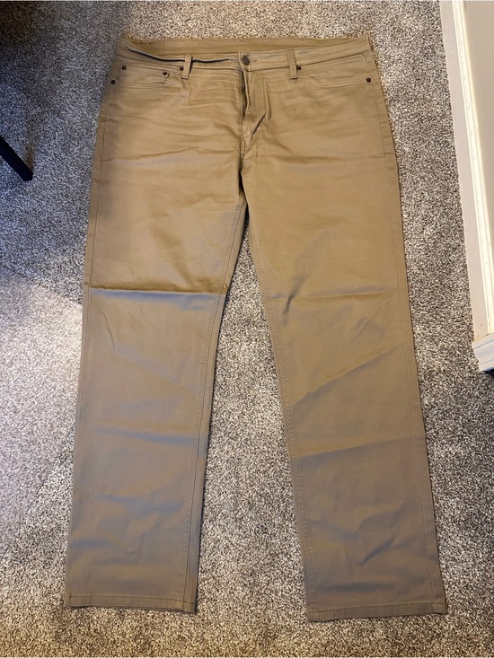Levi's Other - Levi's Men's Chinos in Olive Tan
